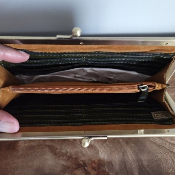 Patricia Nash Everly Quilted Soft Olive Green Bifold Leather Card Holder Wallet - Picture 3 of 5